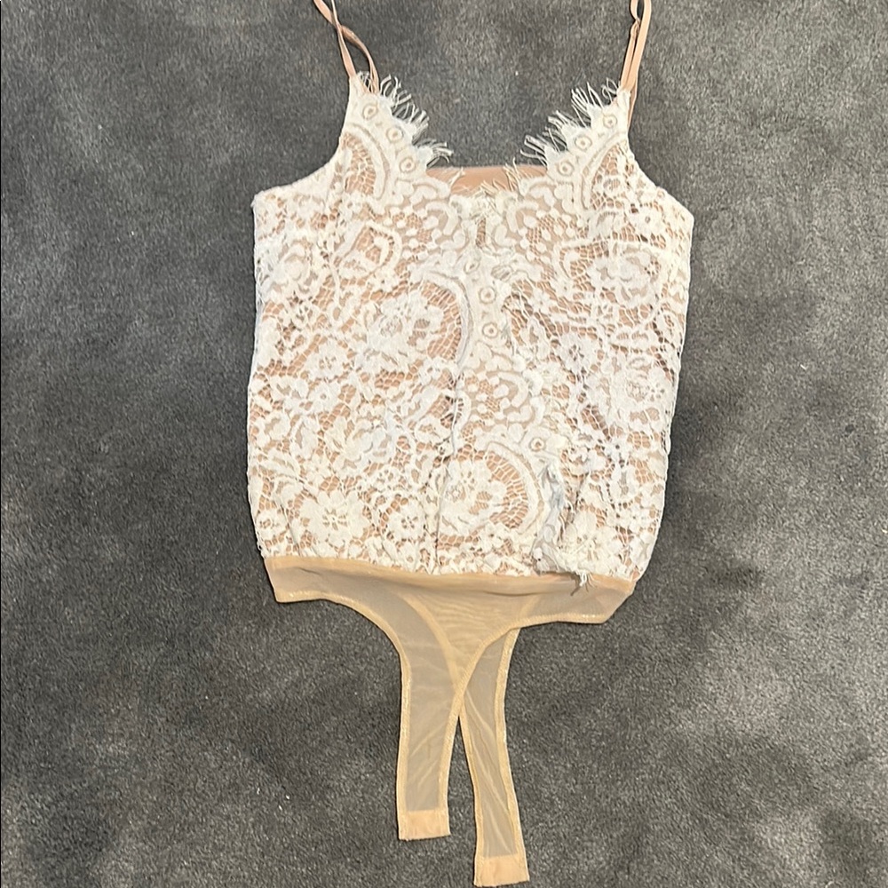 Wayf Lace Camisole in Cream and Tan